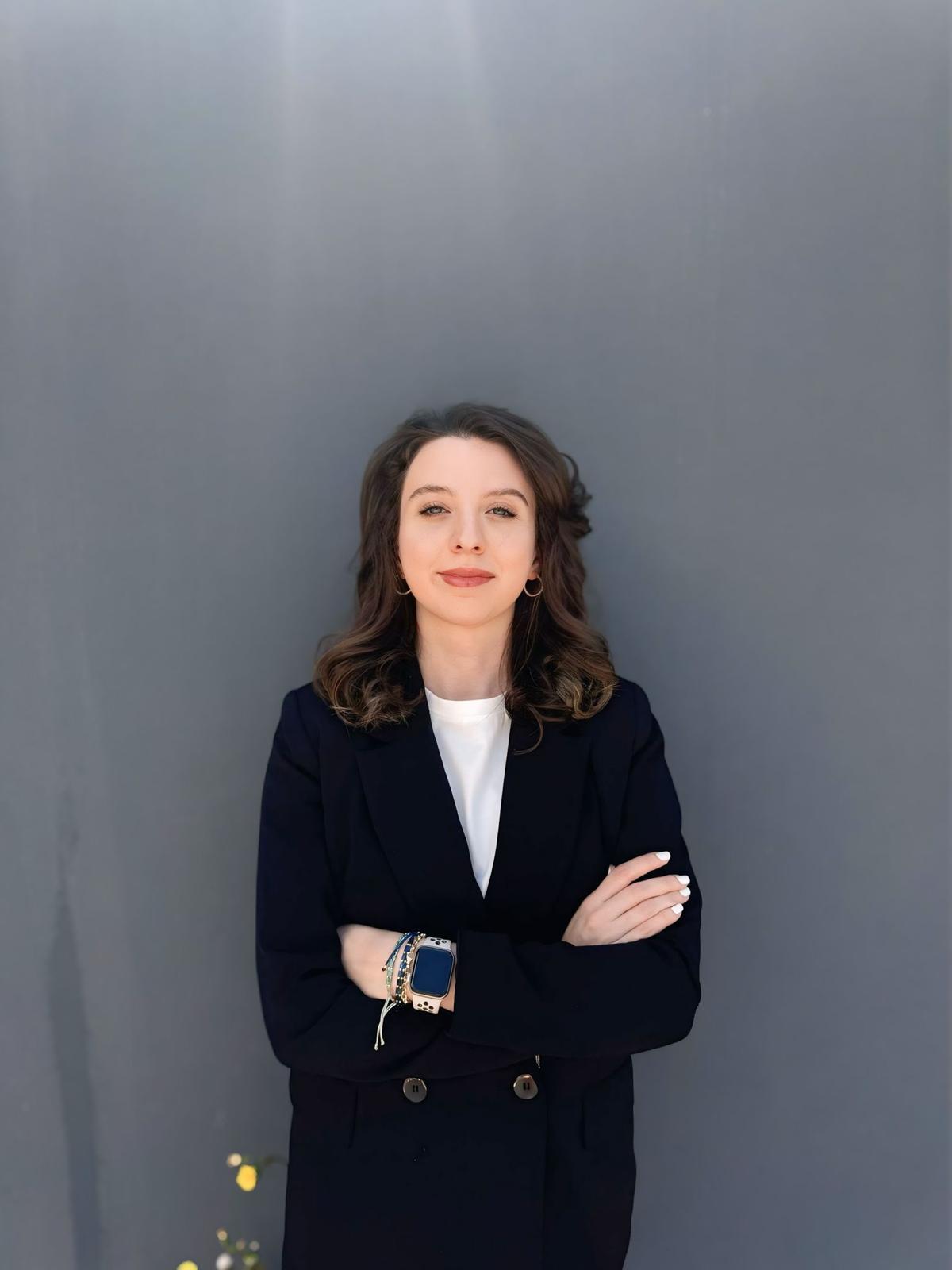 Psikolog Elif Özer